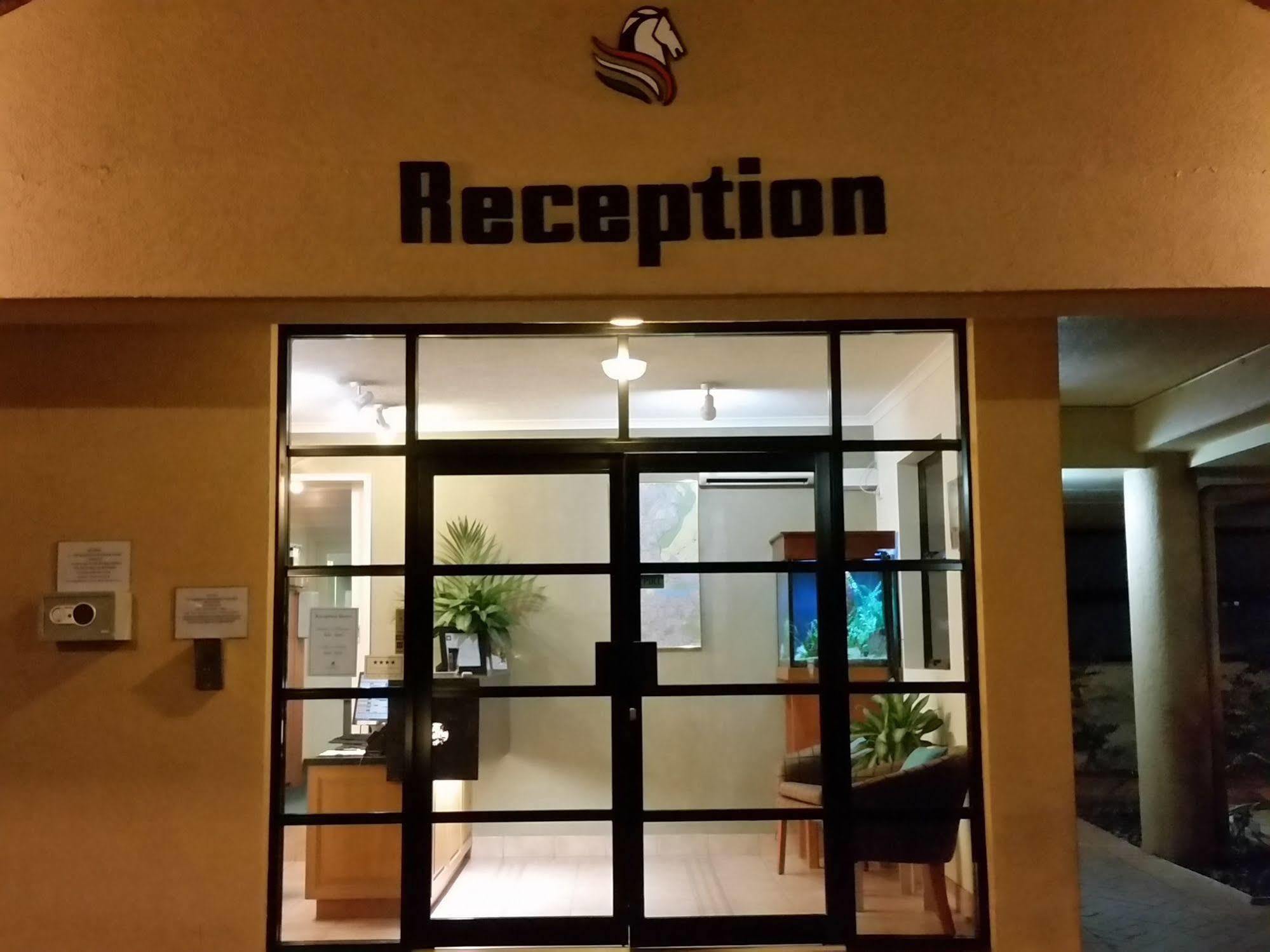 Pegasus Motor Inn And Serviced Apartments Hamilton Exterior photo